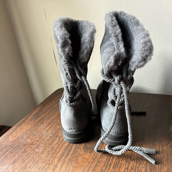 Womens Size 6 Muk Luk Boots - Picture 2 of 4